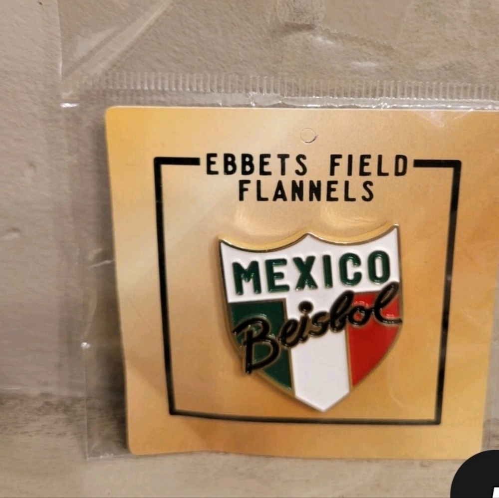 Ebbets Field Flannels Mexico Beisbol Pin - Green, Red, White